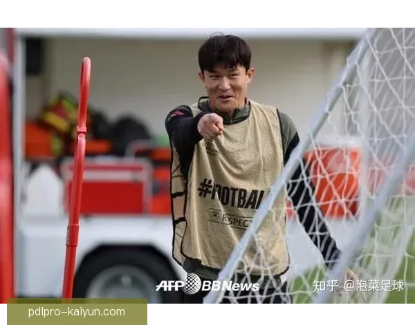 金玟哉个人庆祝动作的起源与其职业生涯中的关键时刻密切相关。