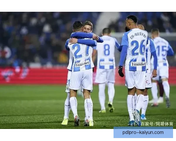 韩国队2026阵容备受关注,年轻球员状态回暖助力球队竞争力增强。 韩国队2026阵容备受关注,年轻球员状态回暖助力球队竞争力增强。